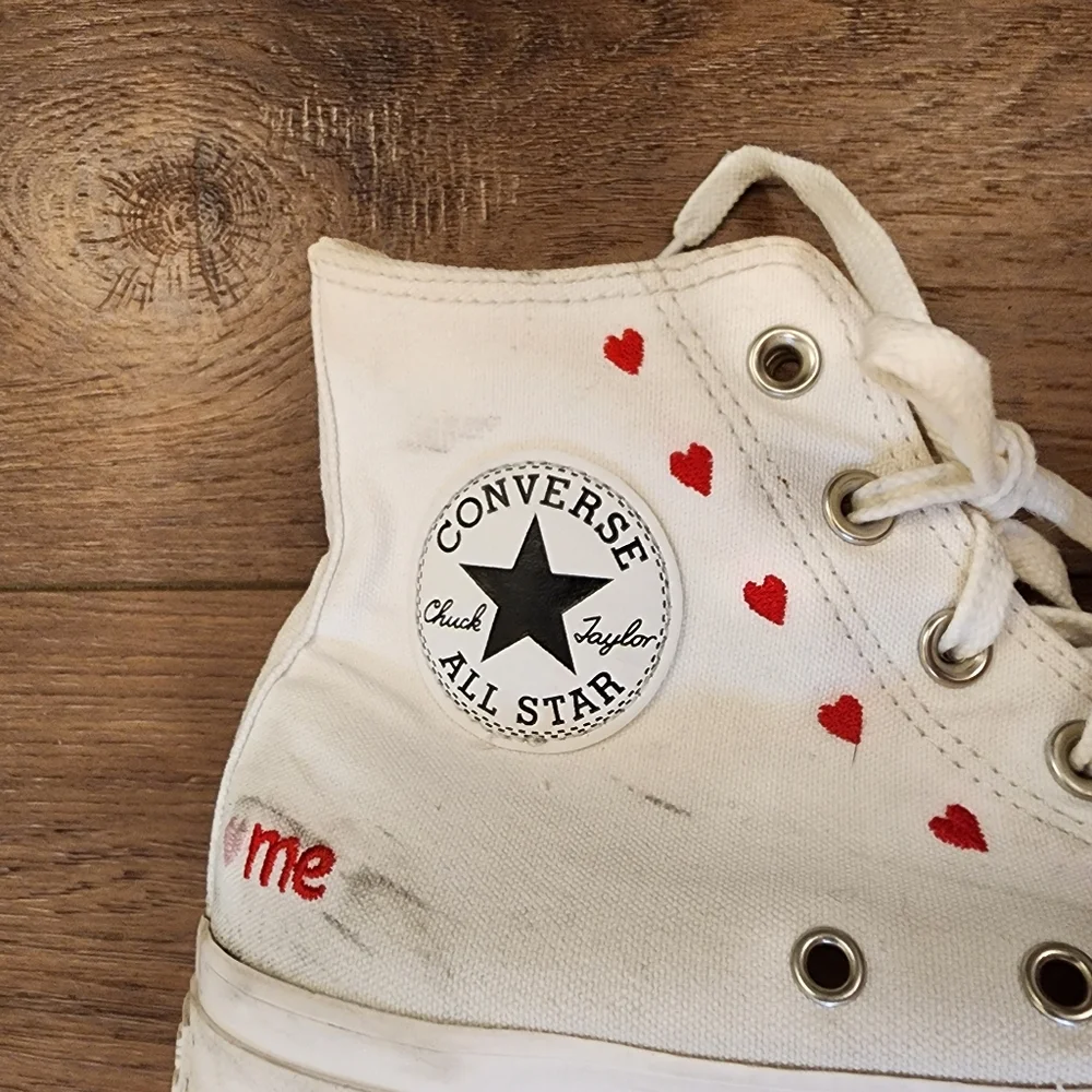 Converse Chuck Taylor All Star Platform Valentine's Day Hearts Hi Rise size 10